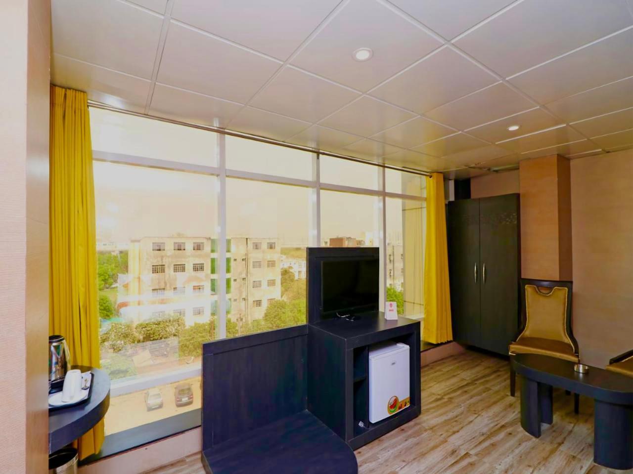 Ace Prime Hotel Grander Noida Exterior foto