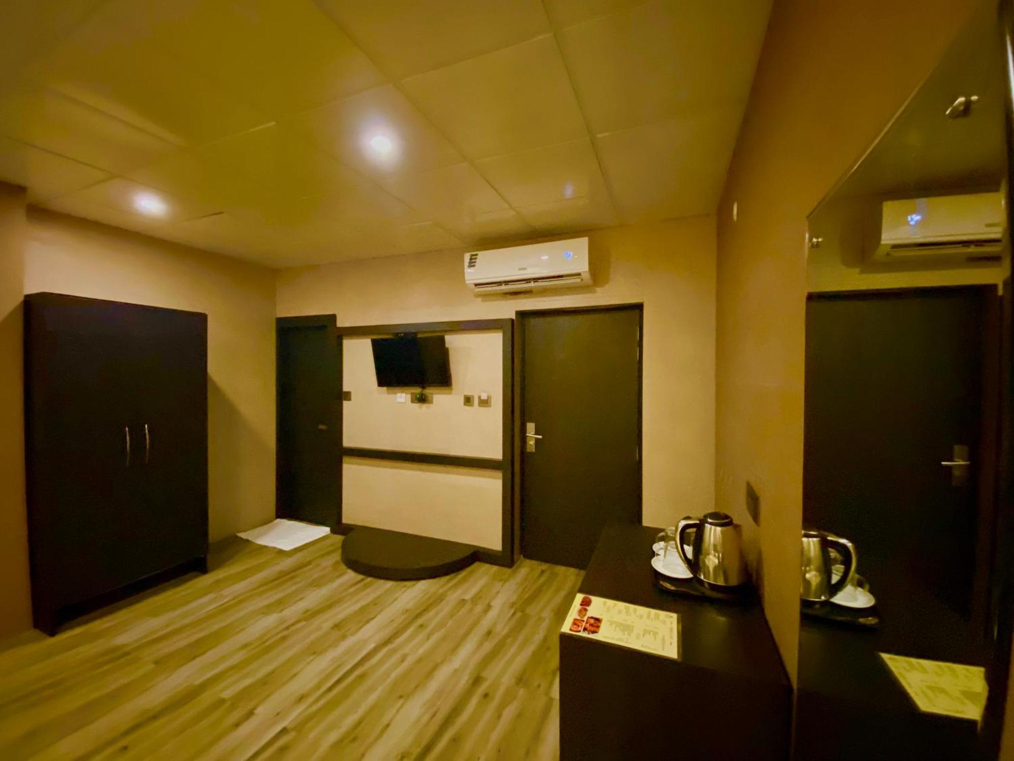 Ace Prime Hotel Grander Noida Exterior foto