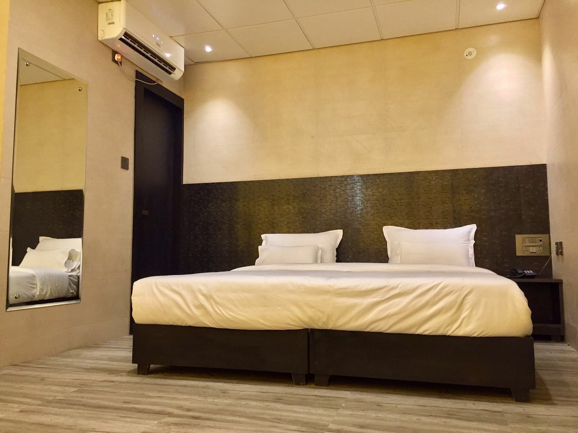 Ace Prime Hotel Grander Noida Exterior foto